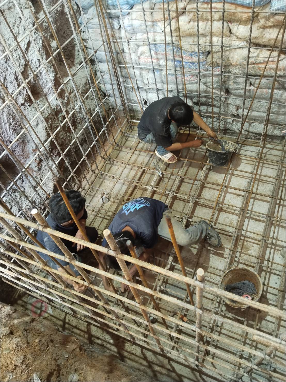 PIT STRUCTURE
